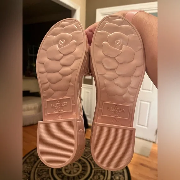 Valentino Garavani Atelier Rose Slide in Rose Quartz - Picture 4 of 11